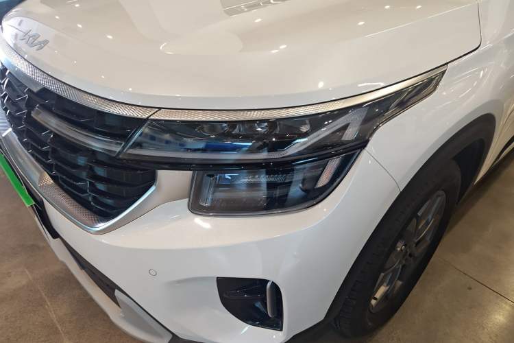 Used Kia Seltos 2023 1.5L CVT Luxury Edition Left Front Headlight