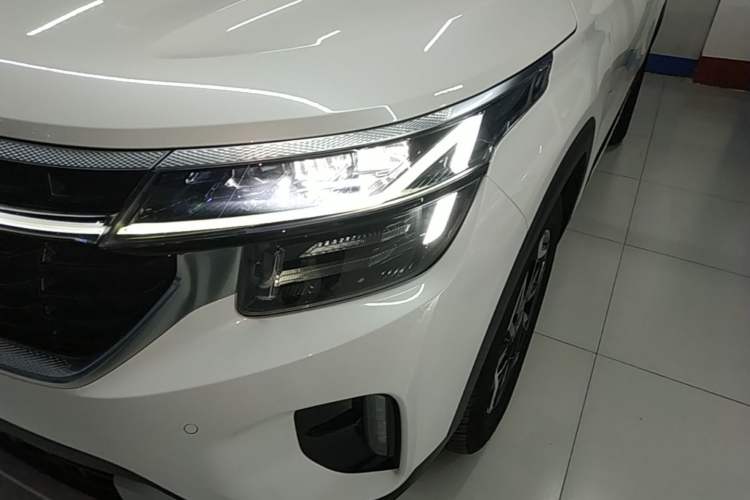 Used Kia Seltos 2023 1.5L CVT Luxury Edition Left Front Headlight