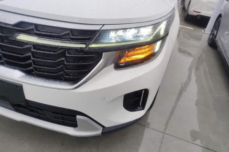 Used Kia Seltos 2023 1.5L CVT Luxury Edition Left Front Headlight