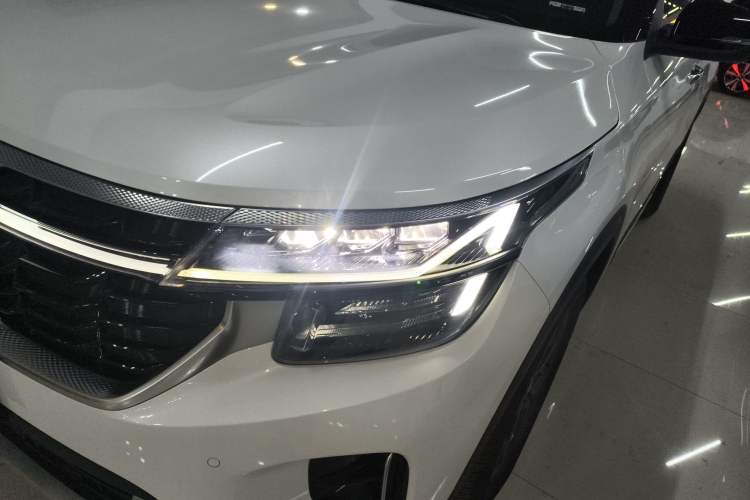 Used Kia Seltos 2023 1.5L CVT Luxury Edition Left Front Headlight