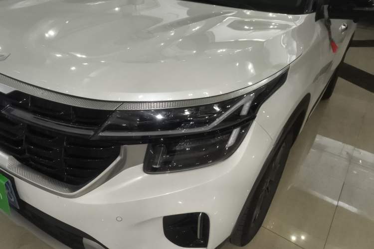 Used Kia Seltos 2023 1.5L CVT Luxury Edition Left Front Headlight