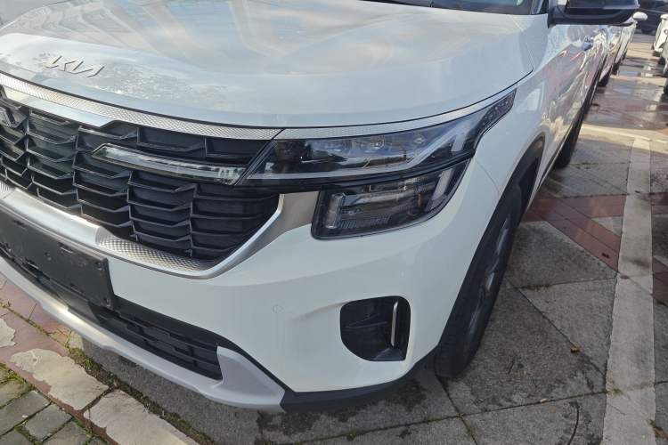 Used Kia Seltos 2023 1.5L CVT Luxury Edition Left Front Headlight