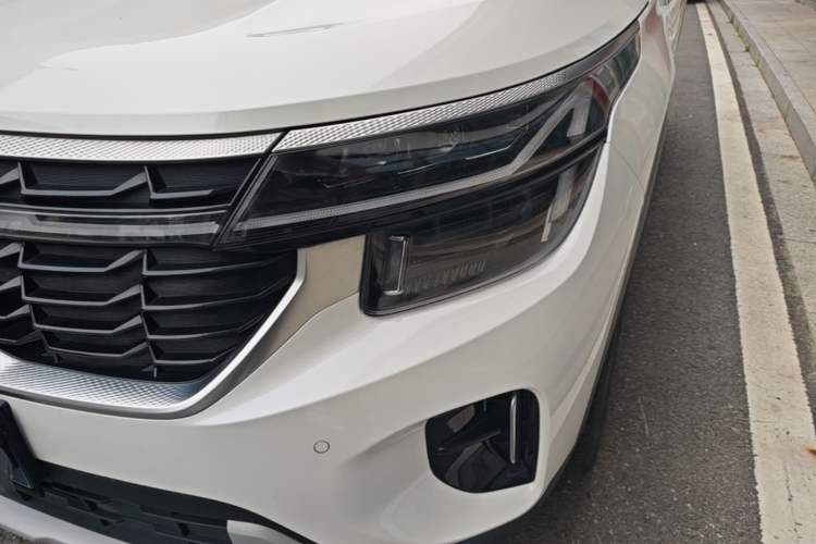 Used Kia Seltos 2023 1.5L CVT Luxury Edition Left Front Headlight