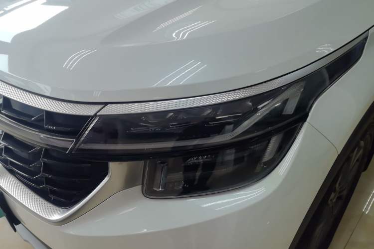 Used Kia Seltos 2023 1.5L CVT Luxury Edition Left Front Headlight