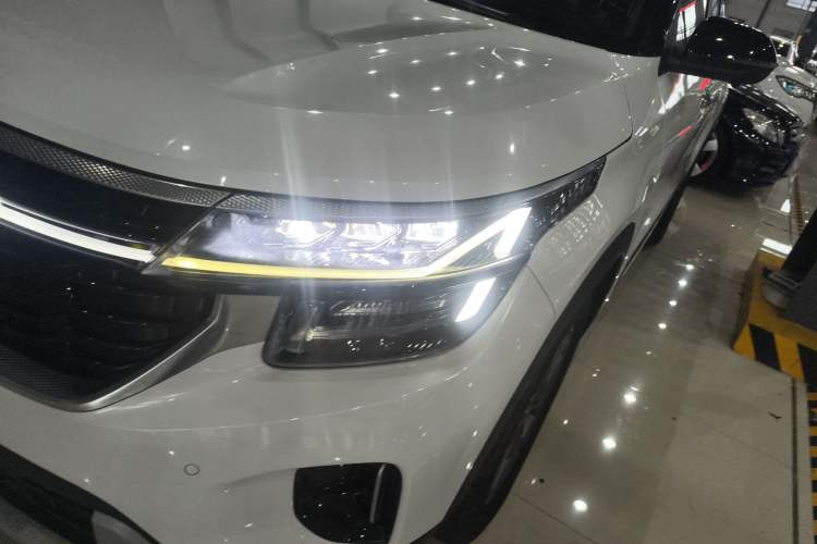 Used Kia Seltos 2023 1.5L CVT Luxury Edition Left Front Headlight
