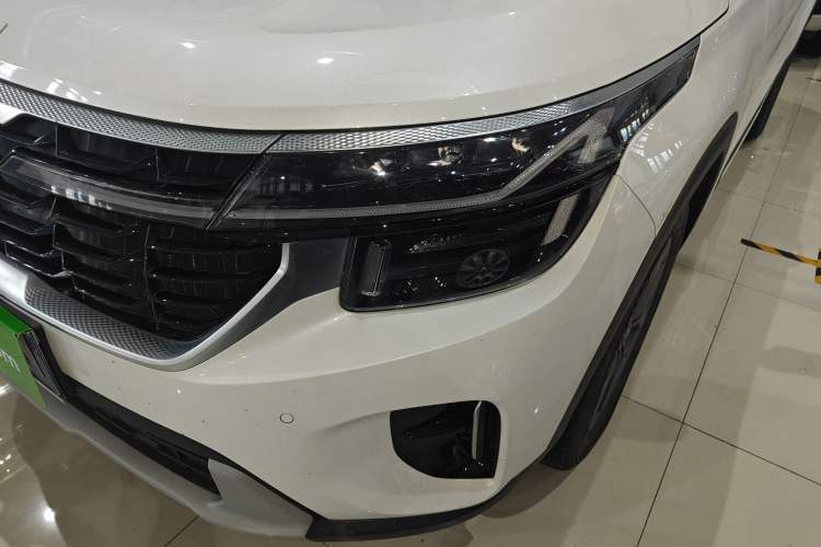 Used Kia Seltos 2023 1.5L CVT Luxury Edition Left Front Headlight