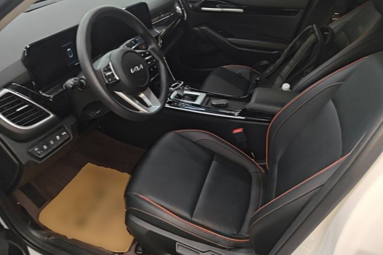 Used Kia Seltos 2023 1.5L CVT Luxury Edition Left Front Seat