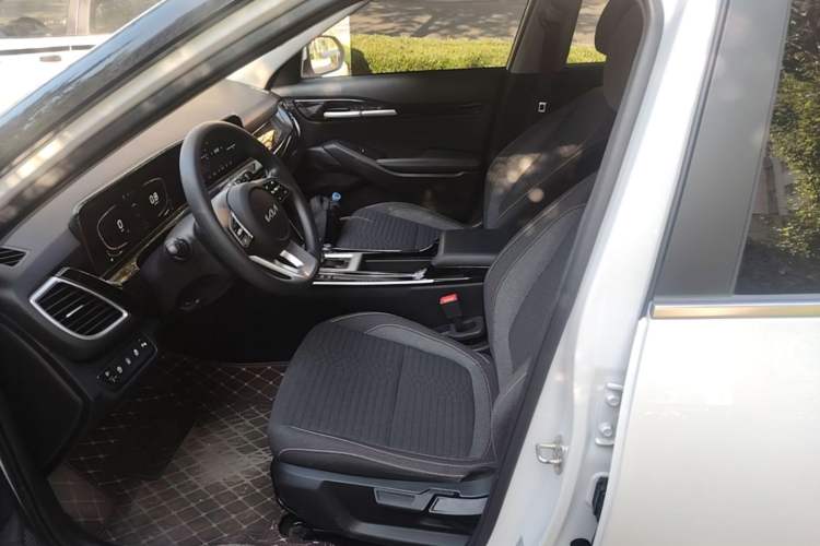 Used Kia Seltos 2023 1.5L CVT Comfort Edition Left Front Seat