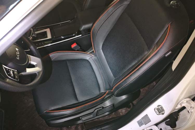 Used Kia Seltos 2023 1.5L CVT Luxury Edition Left Front Seat