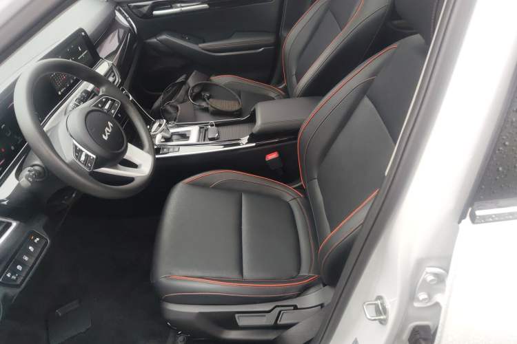 Used Kia Seltos 2023 1.5L CVT Luxury Edition Left Front Seat