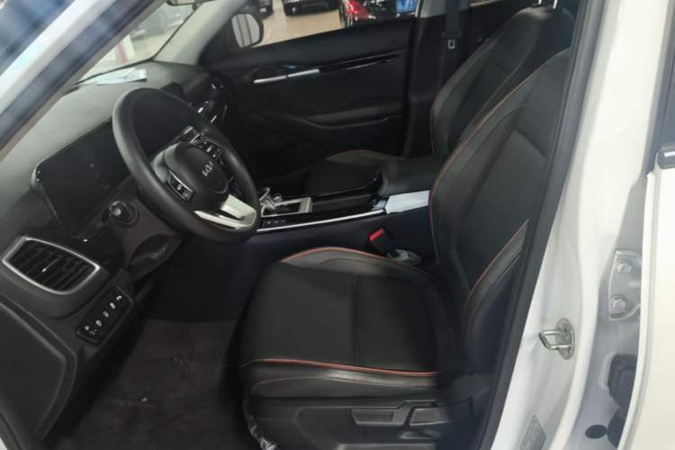Used Kia Seltos 2023 1.5L CVT Luxury Edition Left Front Seat