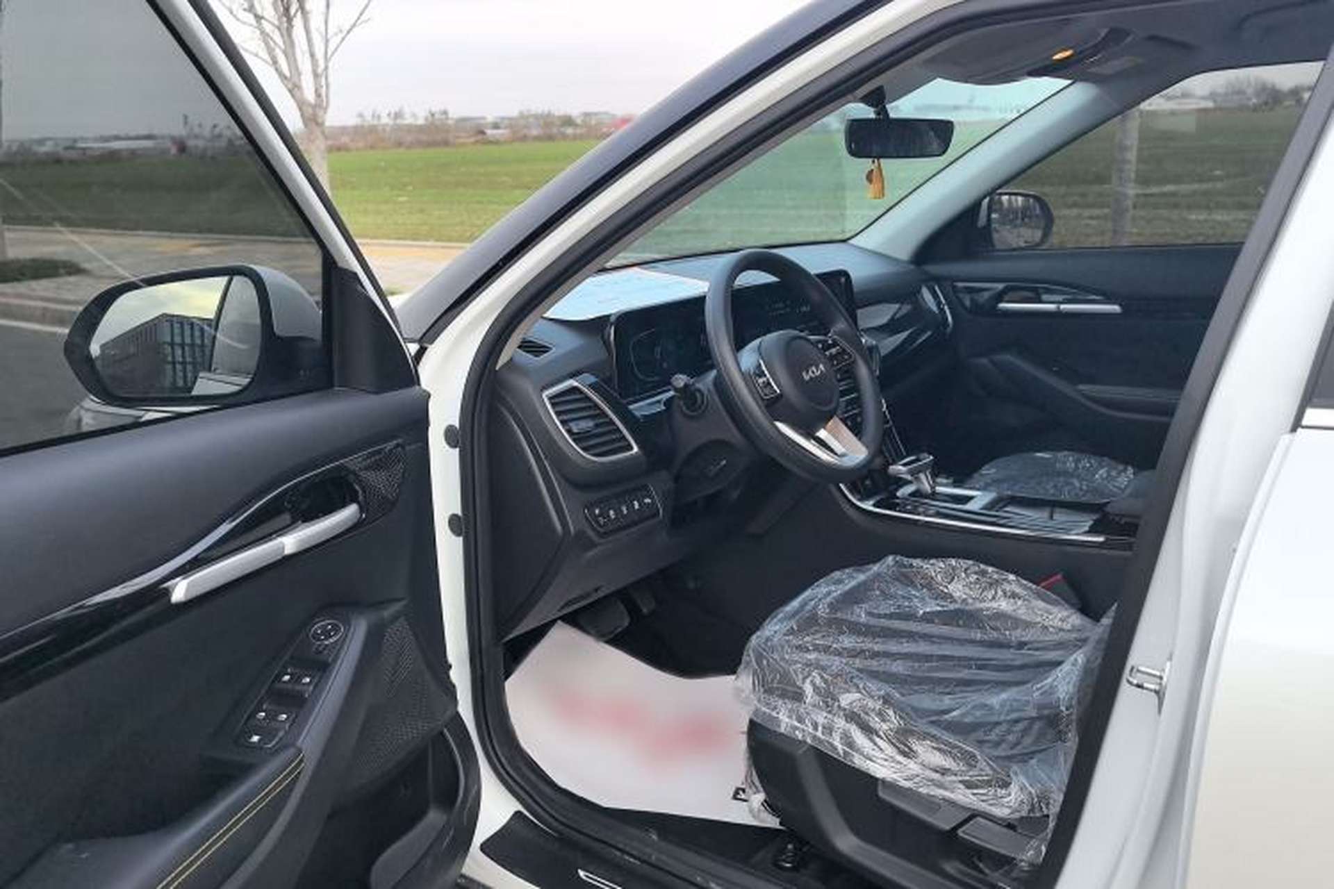Used Kia Seltos 2023 1.5L CVT Comfort Edition Left Front Seat