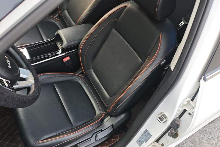 Used Kia Seltos 2023 1.5L CVT Luxury Edition Left Front Seat