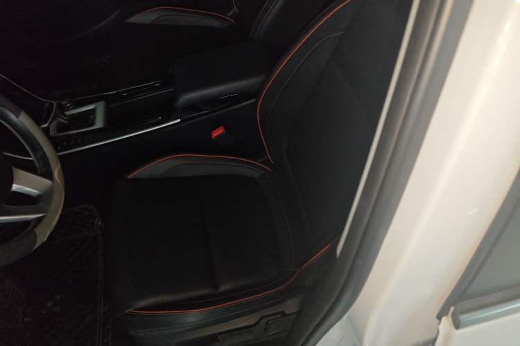 Used Kia Seltos 2023 1.5L CVT Luxury Edition Left Front Seat