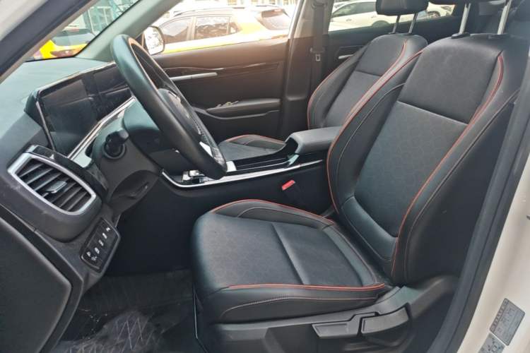 Used Kia Seltos 2023 1.5L CVT Luxury Edition Left Front Seat
