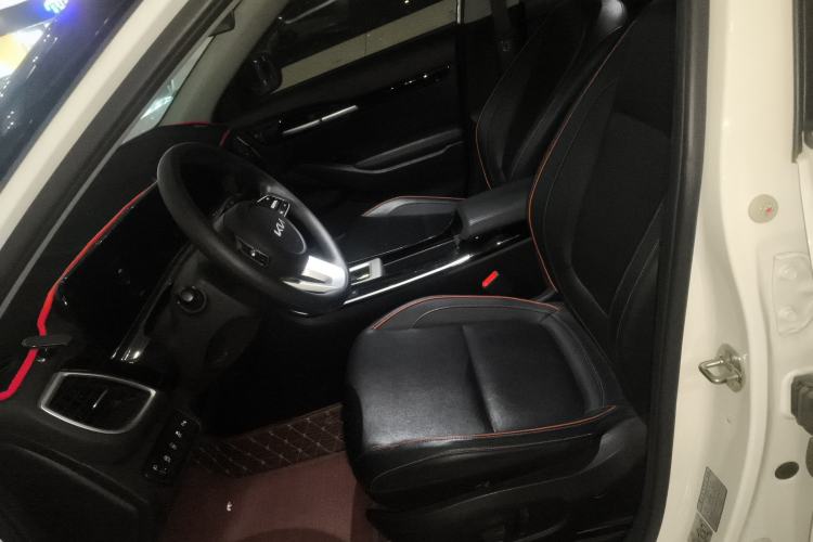 Used Kia Seltos 2023 1.5L CVT Luxury Edition Left Front Seat