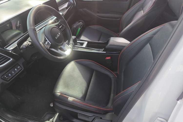 Used Kia Seltos 2023 1.5L CVT Luxury Edition Left Front Seat