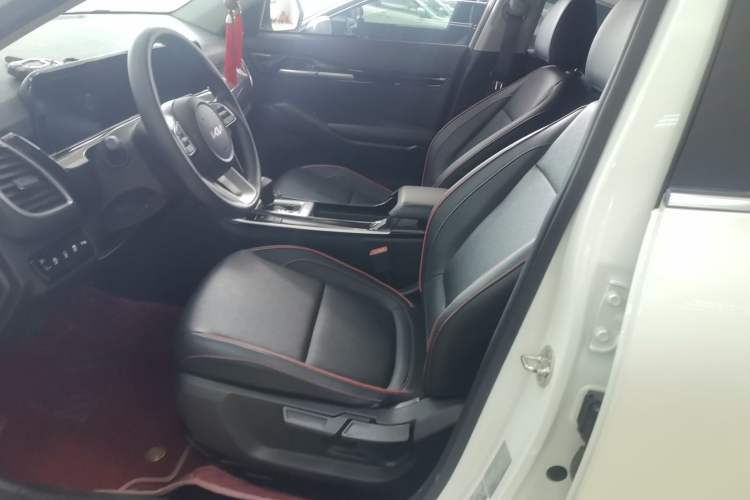 Used Kia Seltos 2023 1.5L CVT Luxury Edition Left Front Seat