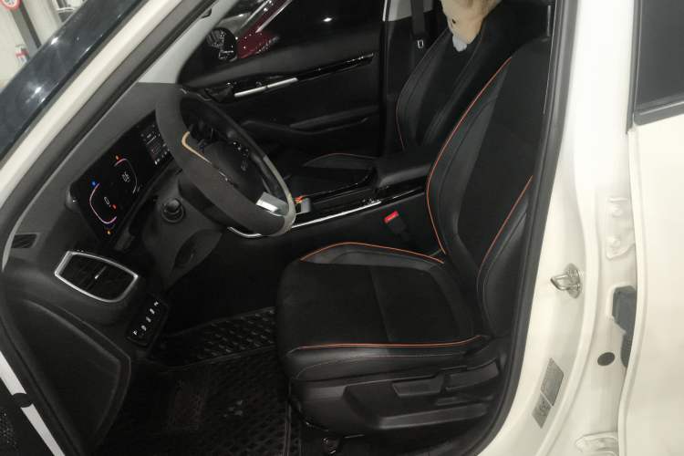 Used Kia Seltos 2023 1.5L CVT Luxury Edition Left Front Seat
