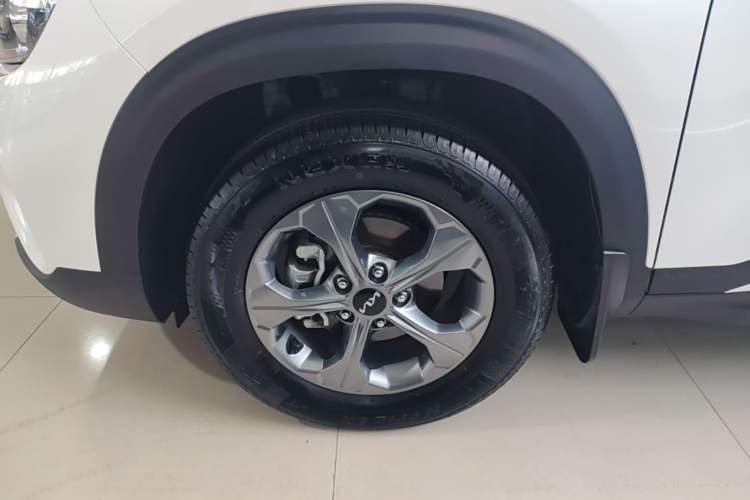 Used Kia Seltos 2023 1.5L CVT Comfort Edition Left Front Wheel Hub