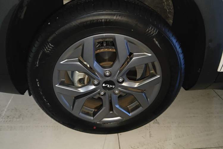 Used Kia Seltos 2023 1.5L CVT Luxury Edition Left Front Wheel Hub
