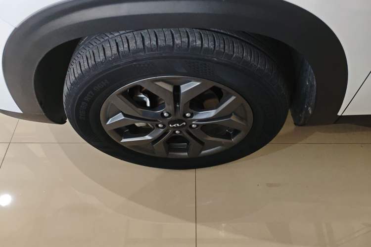 Used Kia Seltos 2023 1.5L CVT Luxury Edition Left Front Wheel Hub