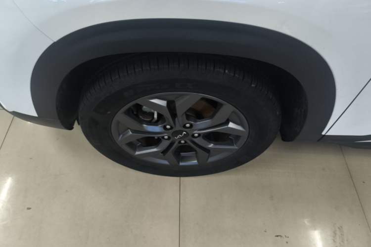 Used Kia Seltos 2023 1.5L CVT Luxury Edition Left Front Wheel Hub
