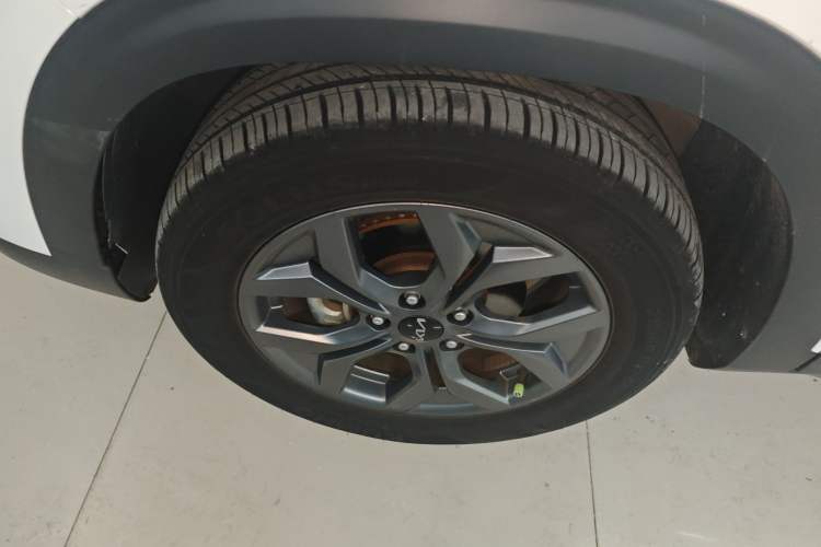 Used Kia Seltos 2023 1.5L CVT Luxury Edition Left Front Wheel Hub