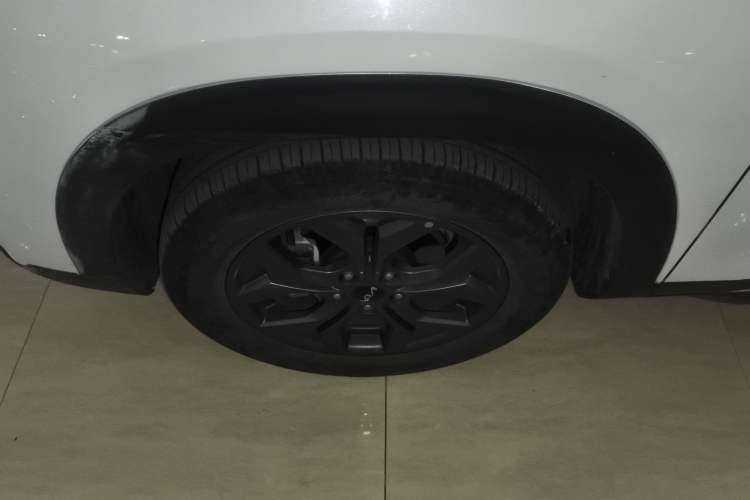 Used Kia Seltos 2023 1.5L CVT Luxury Edition Left Front Wheel Hub