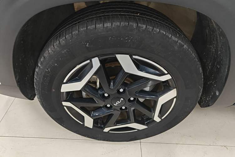 Used Kia Seltos 2023 1.5L CVT Luxury Edition Left Front Wheel Hub