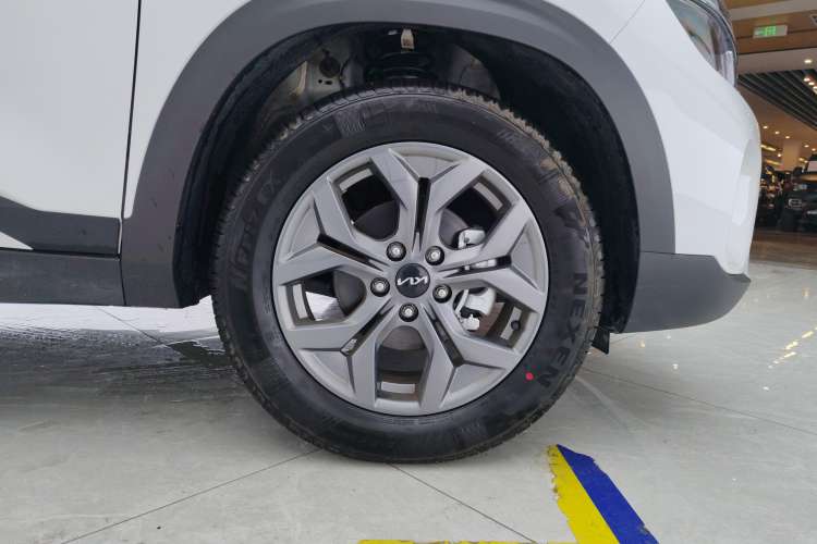 Used Kia Seltos 2023 1.5L CVT Luxury Edition Left Front Wheel Hub