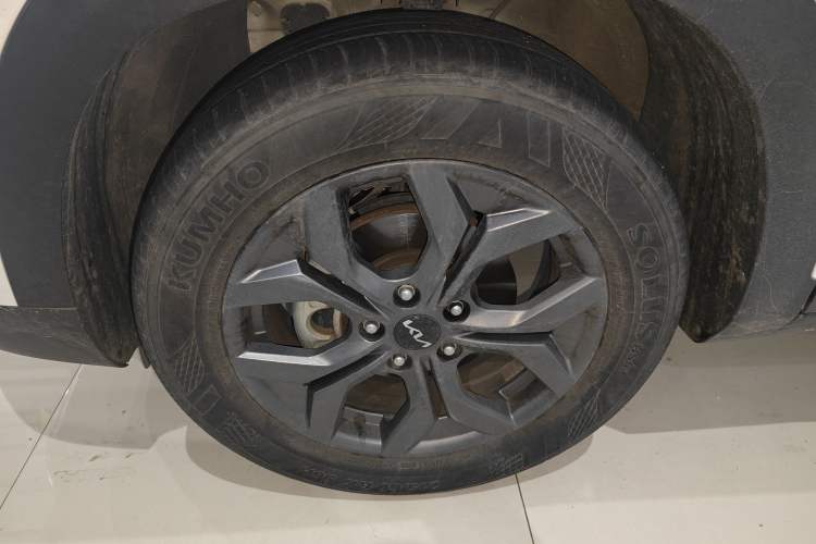 Used Kia Seltos 2023 1.5L CVT Luxury Edition Left Front Wheel Hub
