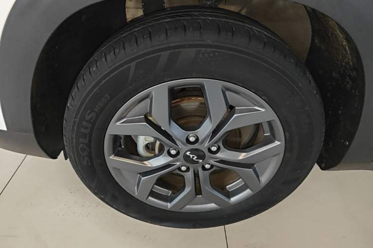 Used Kia Seltos 2023 1.5L CVT Luxury Edition Left Front Wheel Hub