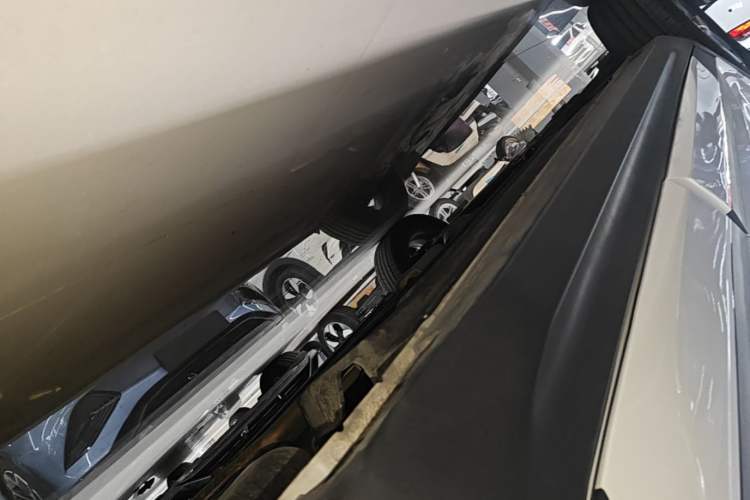 Used Kia Seltos 2023 1.5L CVT Luxury Edition Left Side Sill