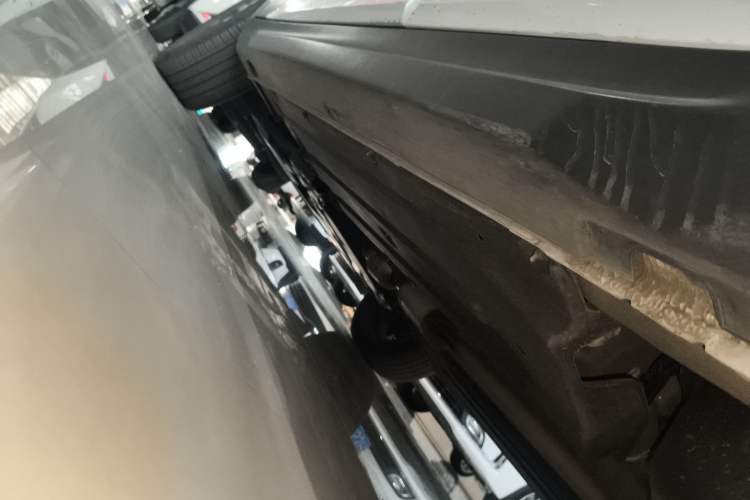 Used Kia Seltos 2023 1.5L CVT Luxury Edition Left Side Sill
