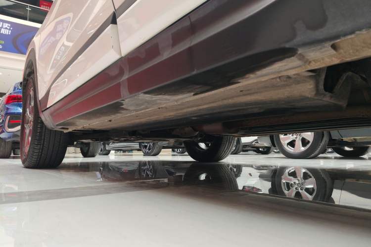 Used Kia Seltos 2023 1.5L CVT Luxury Edition Left Side Sill