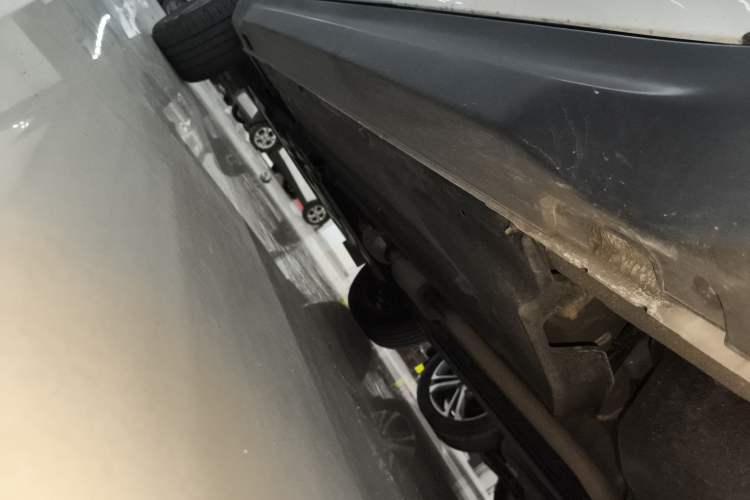 Used Kia Seltos 2023 1.5L CVT Luxury Edition Left Side Sill