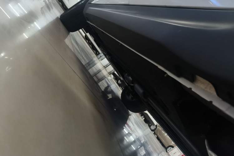 Used Kia Seltos 2023 1.5L CVT Luxury Edition Left Side Sill