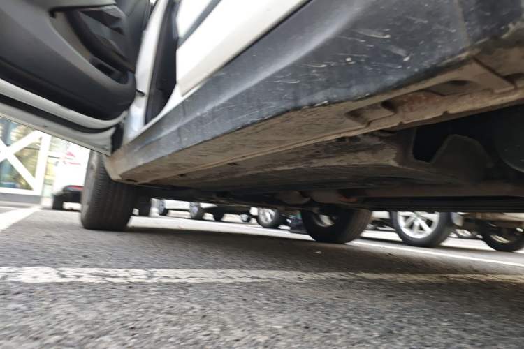 Used Kia Seltos 2023 1.5L CVT Luxury Edition Left Side Sill