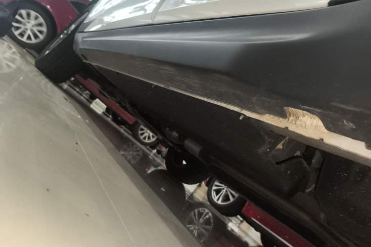Used Kia Seltos 2023 1.5L CVT Luxury Edition Left Side Sill