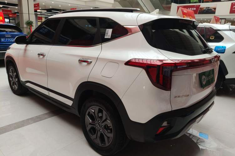 Used Kia Seltos 2023 1.5L CVT Luxury Edition Rear Left 45 Deg
