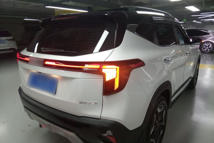 Used Kia Seltos 2023 1.5L CVT Luxury Edition Rear Right 45 Deg