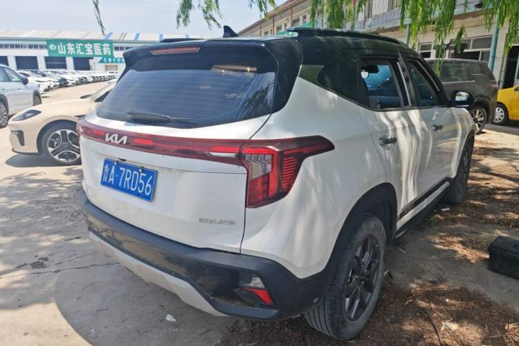 Used Kia Seltos 2023 1.5L CVT Luxury Edition Rear Right 45 Deg