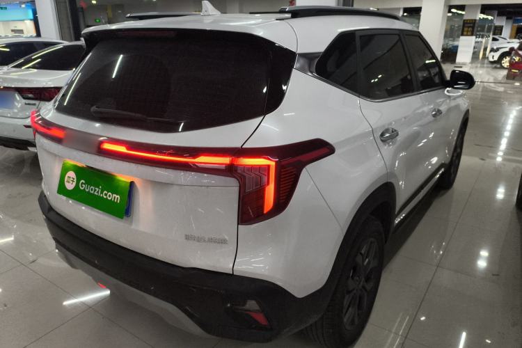 Used Kia Seltos 2023 1.5L CVT Luxury Edition Rear Right 45 Deg