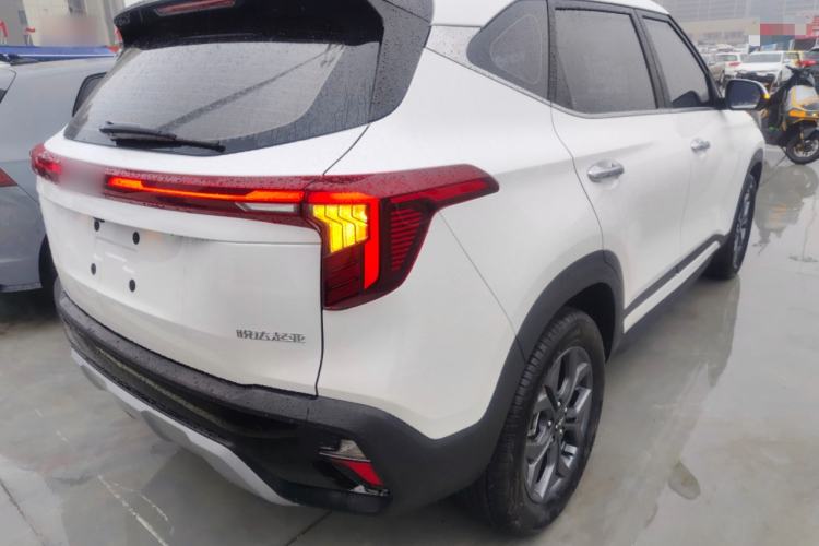 Used Kia Seltos 2023 1.5L CVT Luxury Edition Rear Right 45 Deg