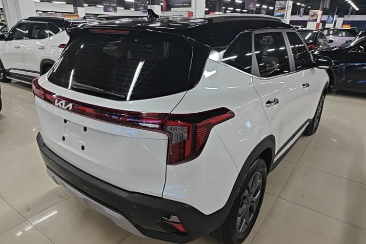 Used Kia Seltos 2023 1.5L CVT Luxury Edition Rear Right 45 Deg