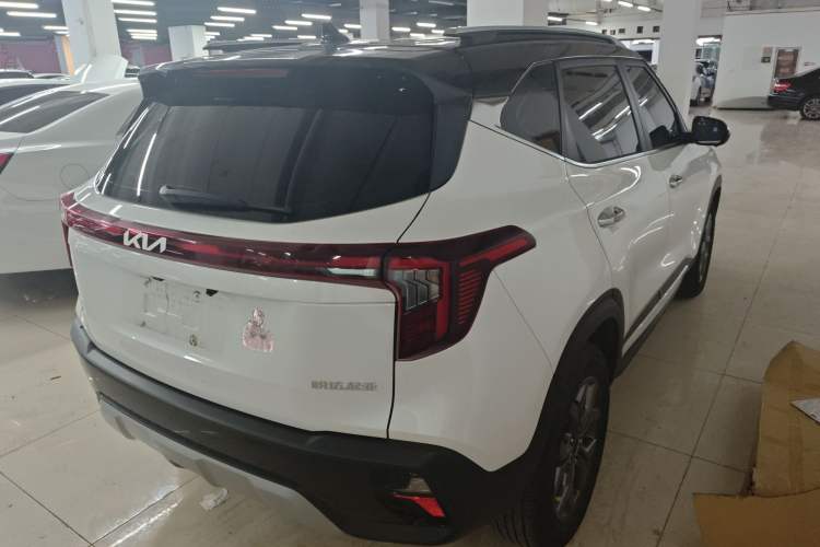 Used Kia Seltos 2023 1.5L CVT Luxury Edition Rear Right 45 Deg