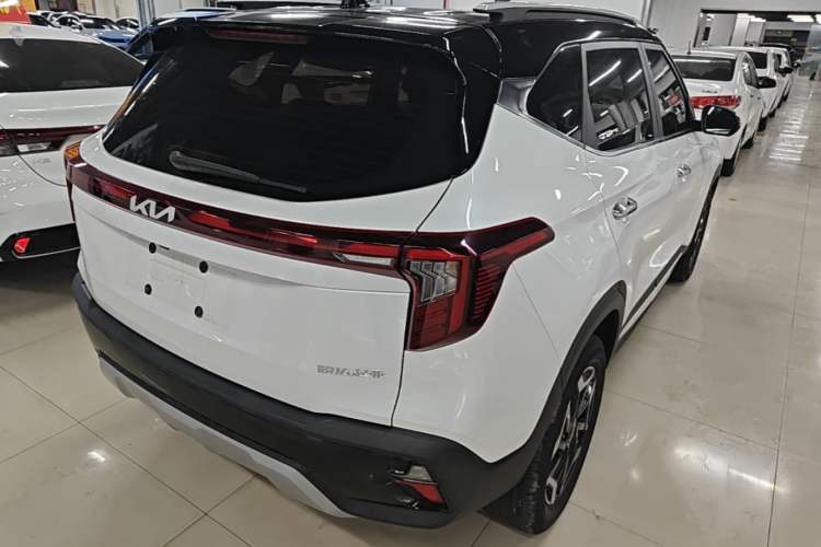 Used Kia Seltos 2023 1.5L CVT Luxury Edition Rear Right 45 Deg