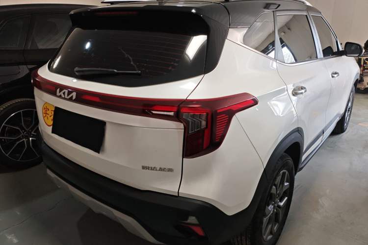 Used Kia Seltos 2023 1.5L CVT Luxury Edition Rear Right 45 Deg