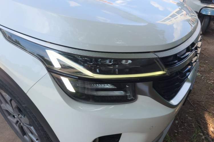 Used Kia Seltos 2023 1.5L CVT Luxury Edition Right Front Headlight